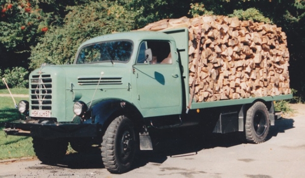 H0 D LKW Borgward LKW 4500 Holzlaster beladen mit Schnittholz, 2A,  Ep.III, etc.....................