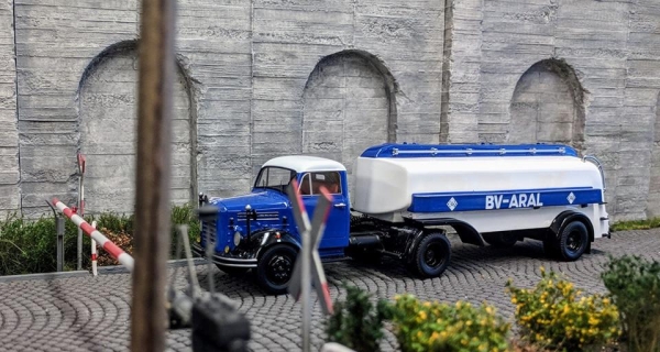 1: 43 D LKW Borgward Tanklaster B 4500, Aral