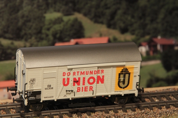 H0 D DB Güterwagen ged., Oppeln, Nr. 504253 P , 2A,Ep.III, weiss, Gleitlager,  " Dortmunter Union Bier "