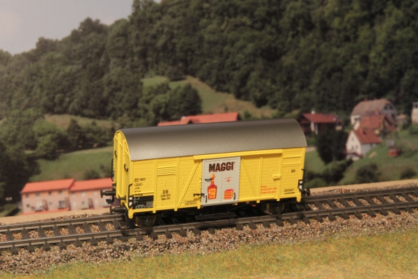H0 D DB Güterwagen ged., Oppeln, 228013, 2A, Ep.III, Gleitlager, " Maggi "